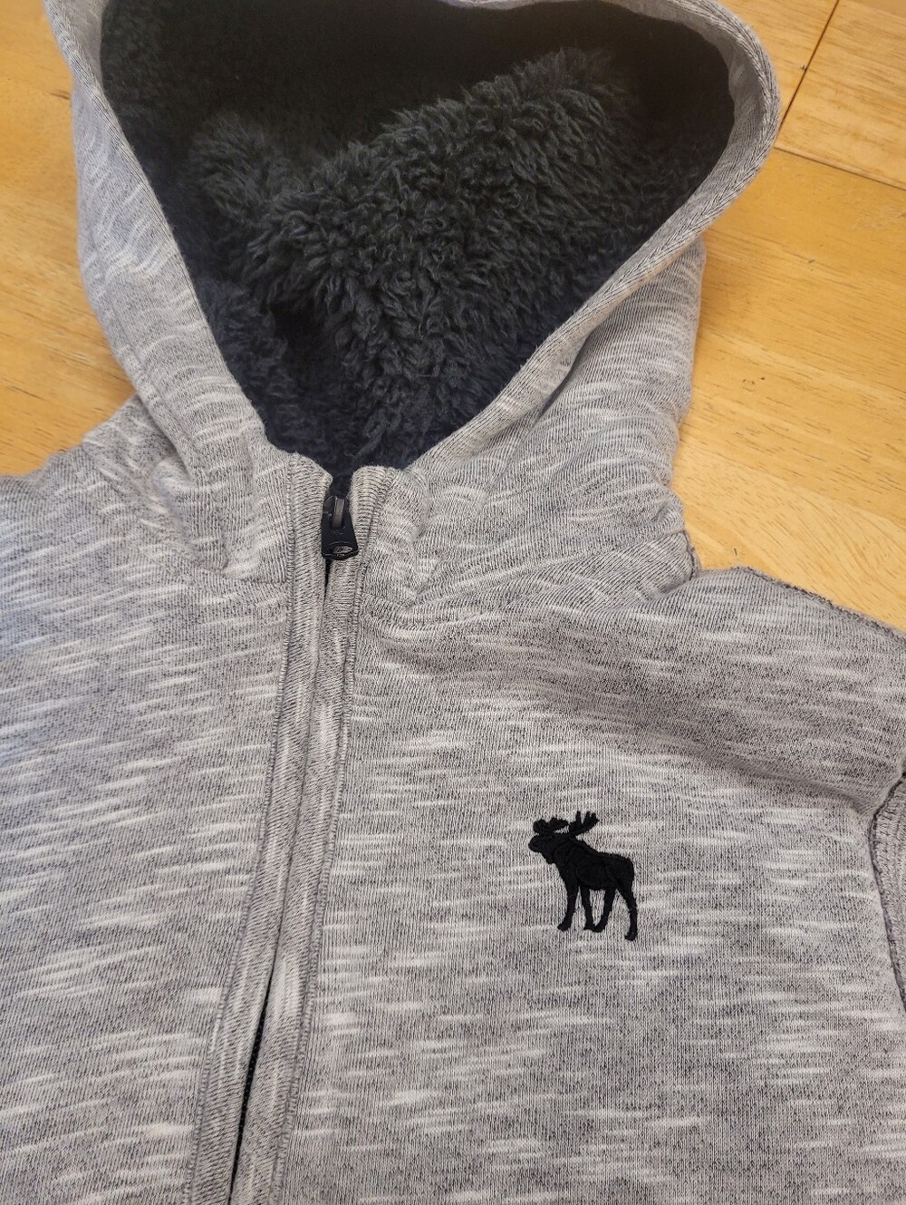 Abercrombie Sweatshirt Sherpa Lined Cozy Zip Up Hoodie Gray Black 15 16 - Picture 2 of 5